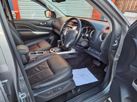 Nissan Navara DCI TEKNA 4X4 SHR DCB 13