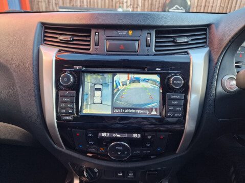 Nissan Navara DCI TEKNA 4X4 SHR DCB 18