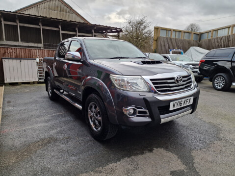 Toyota Hilux INVINCIBLE X 4X4 D-4D DCB AUTO 3