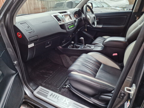 Toyota Hilux INVINCIBLE X 4X4 D-4D DCB AUTO 14