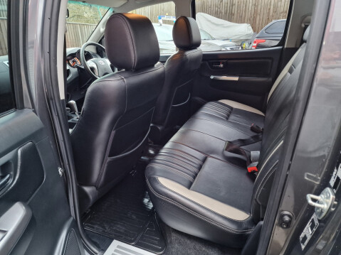 Toyota Hilux INVINCIBLE X 4X4 D-4D DCB AUTO 16