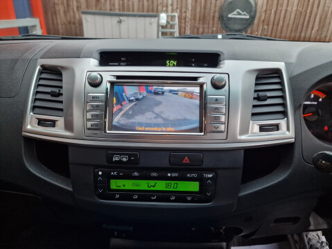 Toyota Hilux INVINCIBLE X 4X4 D-4D DCB AUTO 19
