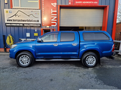 Toyota Hilux INVINCIBLE 4X4 D-4D DCB AUTO 5