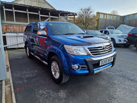 Toyota Hilux INVINCIBLE 4X4 D-4D DCB AUTO 3