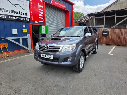 Toyota Hilux INVINCIBLE 4X4 D-4D DCB