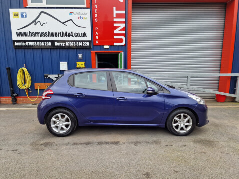 Peugeot 208 ACTIVE 4