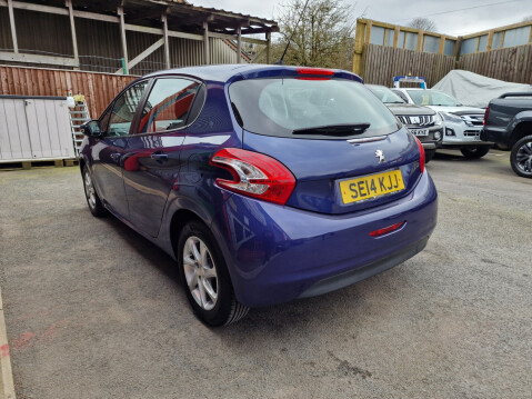 Peugeot 208 ACTIVE 6