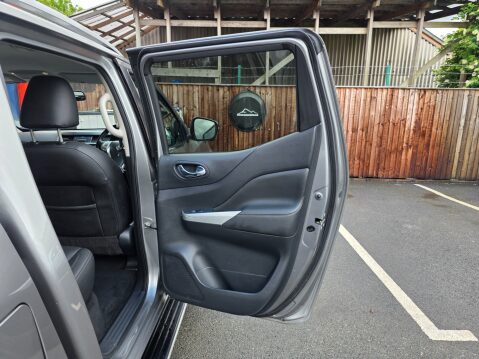 Nissan Navara DCI TEKNA SHR DCB 21
