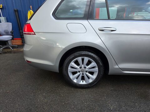 Volkswagen Golf SE TDI BLUEMOTION TECHNOLOGY DSG 9