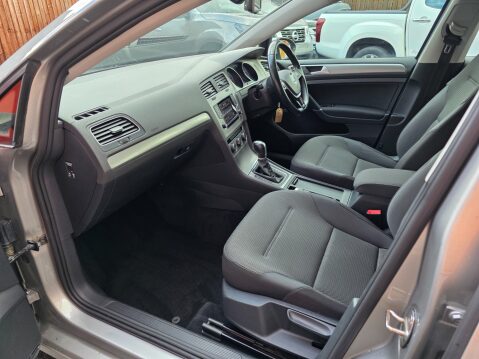 Volkswagen Golf SE TDI BLUEMOTION TECHNOLOGY DSG 16