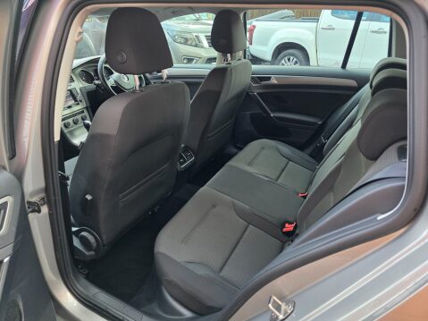 Volkswagen Golf SE TDI BLUEMOTION TECHNOLOGY DSG 18
