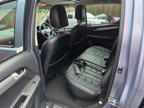 Isuzu D-Max TD CENTURION DCB AUTO 21