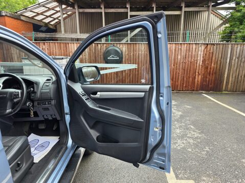 Isuzu D-Max TD CENTURION DCB AUTO 24