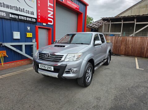Toyota Hilux INVINCIBLE X 4X4 D-4D DCB AUTO 1