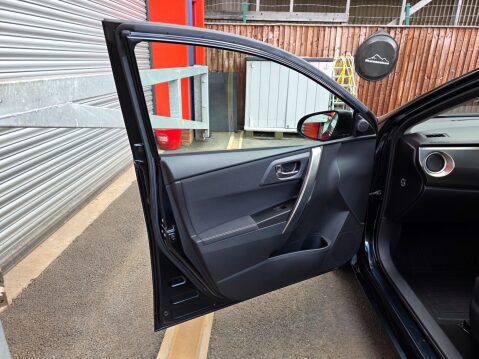 Toyota Auris ICON D-4D 21