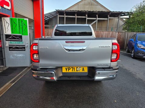 Toyota Hilux INVINCIBLE 4WD D-4D DCB 7