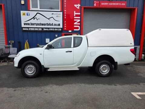 Mitsubishi L200 DI-D 4X4 4LIFE CLUB CAB 5