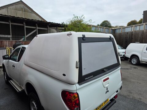 Mitsubishi L200 DI-D 4X4 4LIFE CLUB CAB 10