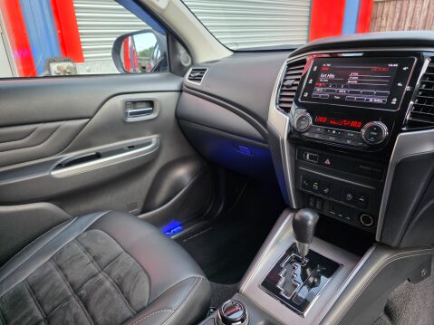 Mitsubishi L200 DI-D BARBARIAN X DCB Auto 13