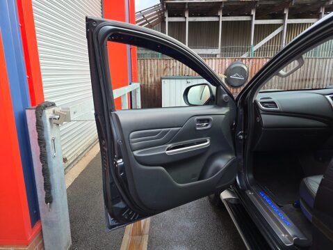 Mitsubishi L200 DI-D BARBARIAN X DCB Auto 23