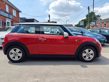 Mini Hatch 1.5 Cooper Auto Euro 6 (s/s) 3dr