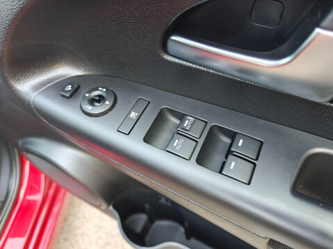 Kia Venga 1.6 2 Auto Euro 6 5dr 37