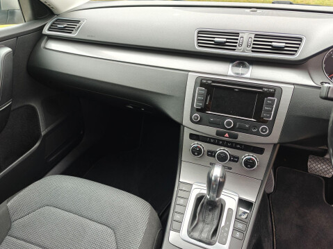 Volkswagen Passat 2.0 TDI BlueMotion Tech Highline DSG Euro 5 (s/s) 5dr 44