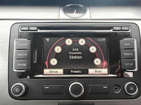 Volkswagen Passat 2.0 TDI BlueMotion Tech Highline DSG Euro 5 (s/s) 5dr 50