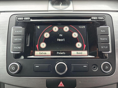 Volkswagen Passat 2.0 TDI BlueMotion Tech Highline DSG Euro 5 (s/s) 5dr 51