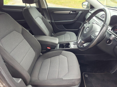Volkswagen Passat 2.0 TDI BlueMotion Tech Highline DSG Euro 5 (s/s) 5dr 19