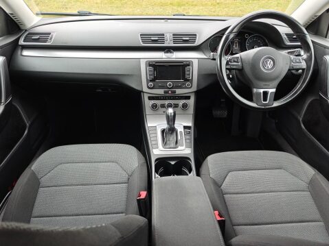 Volkswagen Passat 2.0 TDI BlueMotion Tech Highline DSG Euro 5 (s/s) 5dr 16