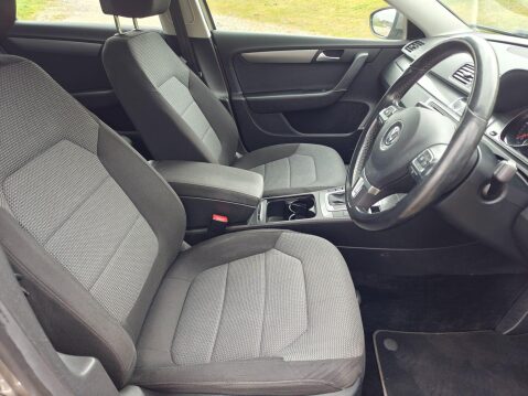 Volkswagen Passat 2.0 TDI BlueMotion Tech Highline DSG Euro 5 (s/s) 5dr 19