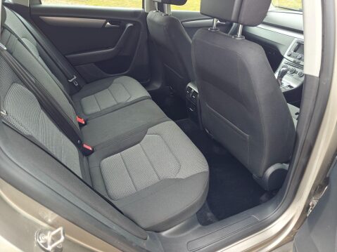 Volkswagen Passat 2.0 TDI BlueMotion Tech Highline DSG Euro 5 (s/s) 5dr 25