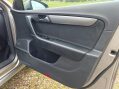 Volkswagen Passat 2.0 TDI BlueMotion Tech Highline DSG Euro 5 (s/s) 5dr 32