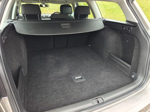 Volkswagen Passat 2.0 TDI BlueMotion Tech Highline DSG Euro 5 (s/s) 5dr 67