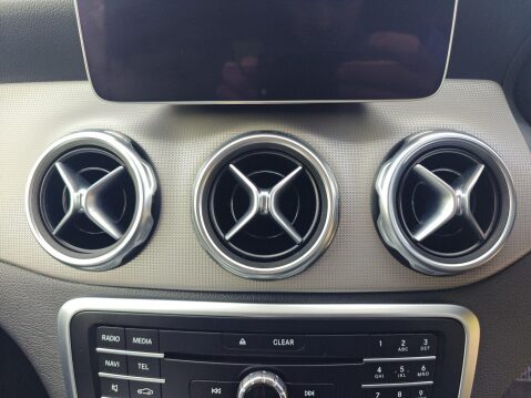 Mercedes-Benz GLA 1.6 GLA180 Urban Edition 7G-DCT Euro 6 (s/s) 5dr 39
