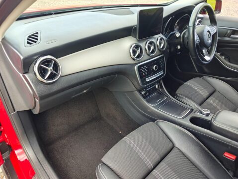 Mercedes-Benz GLA 1.6 GLA180 Urban Edition 7G-DCT Euro 6 (s/s) 5dr 19