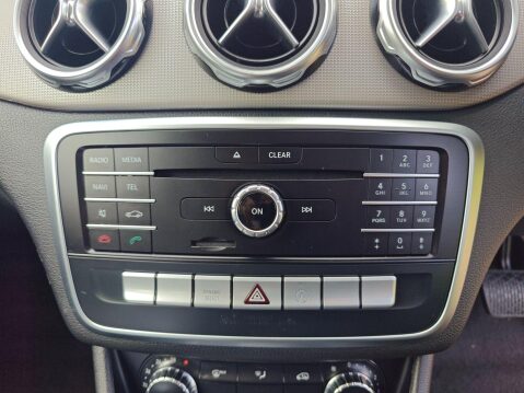 Mercedes-Benz GLA 1.6 GLA180 Urban Edition 7G-DCT Euro 6 (s/s) 5dr 38