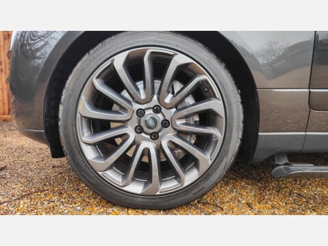 Land Rover Range Rover 4.4 SD V8 Autobiography Auto 4WD Euro 6 (s/s) 5dr 32