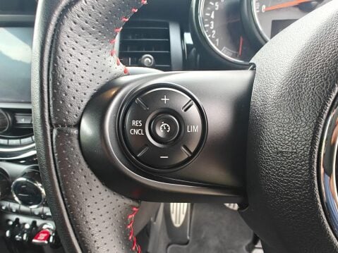 Mini Hatch 1.5 Cooper Steptronic Euro 6 (s/s) 3dr 59