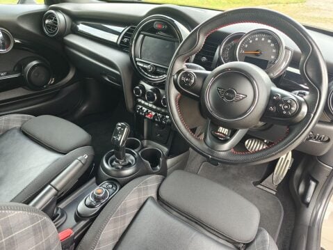Mini Hatch 1.5 Cooper Steptronic Euro 6 (s/s) 3dr 18