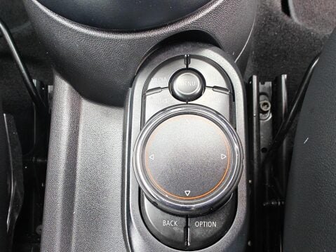 Mini Hatch 2.0 Cooper S Steptronic Euro 6 (s/s) 3dr 51