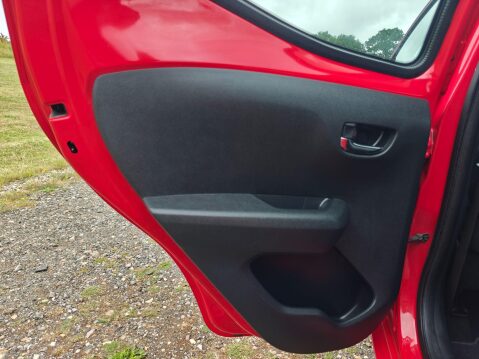 Toyota Aygo 1.0 VVT-i x-play Euro 6 5dr 45