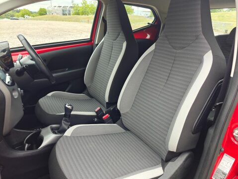 Toyota Aygo 1.0 VVT-i x-play Euro 6 5dr 24