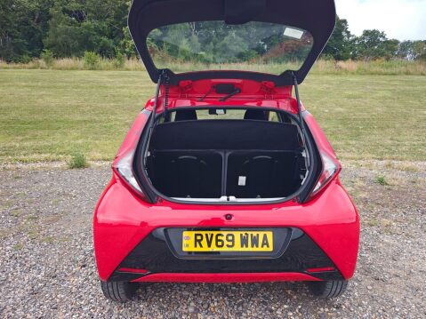 Toyota Aygo 1.0 VVT-i x-play Euro 6 5dr 8