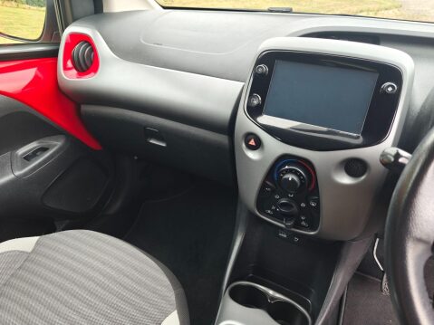 Toyota Aygo 1.0 VVT-i x-play Euro 6 5dr 32