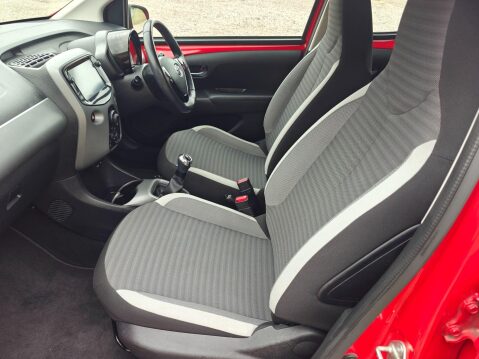 Toyota Aygo 1.0 VVT-i x-play Euro 6 5dr 25