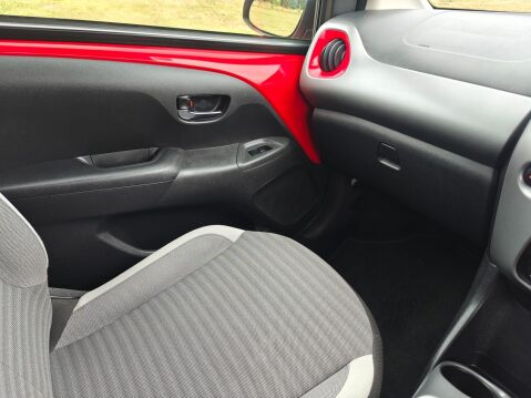 Toyota Aygo 1.0 VVT-i x-play Euro 6 5dr 47