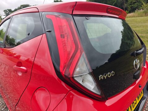 Toyota Aygo 1.0 VVT-i x-play Euro 6 5dr 68