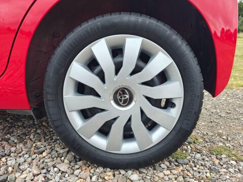 Toyota Aygo 1.0 VVT-i x-play Euro 6 5dr 65